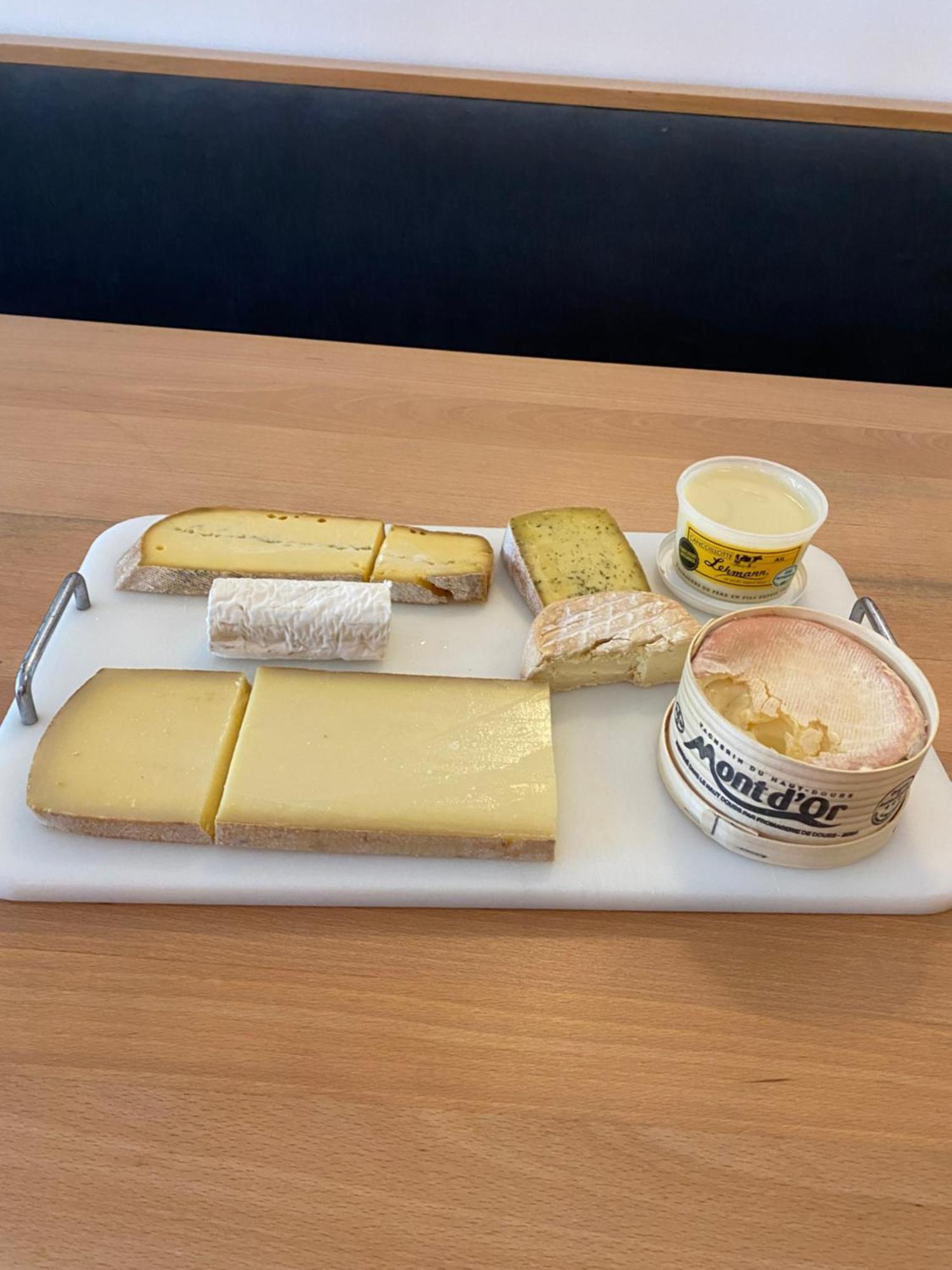 Hotel Du Chateau De Joux 3*